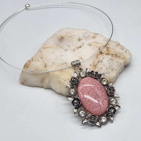 Boho Style Victorian Jewelry Silver Rose Coral Cameo Shape Medalion - Picture 2 of 9